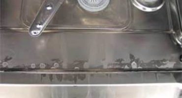 Why the dishwasher leaves a white coating