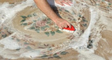 How to do without a vacuum cleaner when cleaning an apartment?