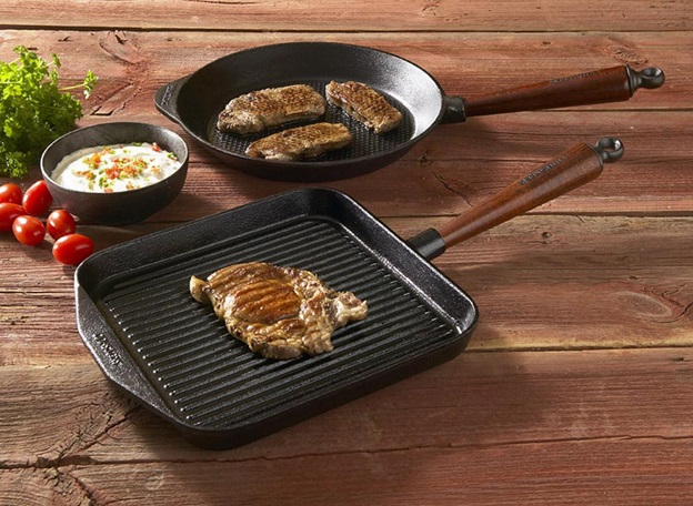 Pans and pans for induction cookers