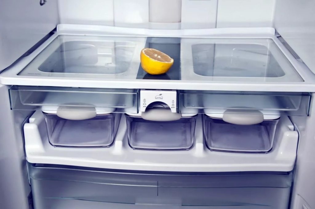 How to quickly and correctly defrost a freezer and what to do with food during defrosting