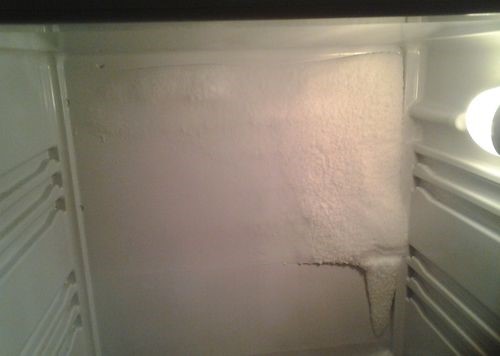 Why the refrigerator is very cold and what to do - common causes and ways to fix breakdowns