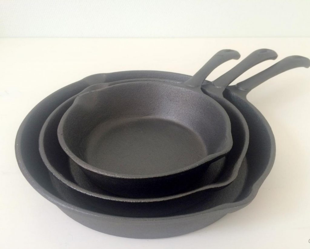 Which cast iron pans are the best and how to choose the right cast iron skillet