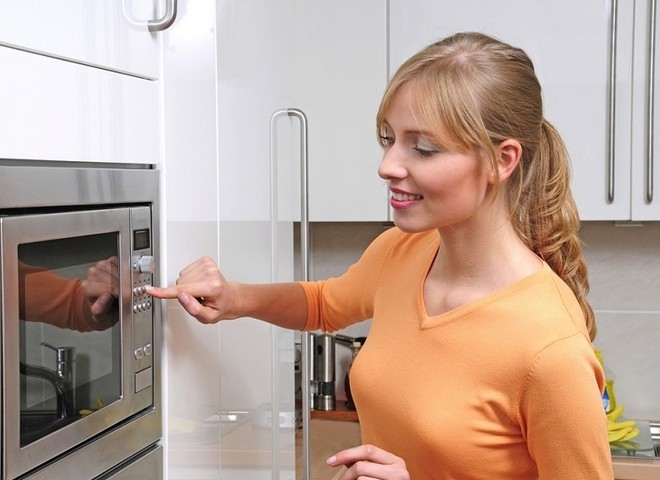 Instruction: how to wash and bleach kitchen towels with a microwave and safety rules