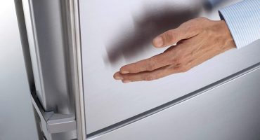 Algorithm of actions: how to remove the handle of the refrigerator