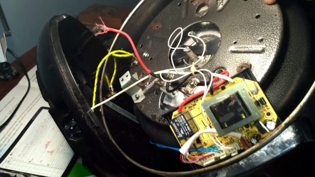 How to disassemble a crock-pot and a lid with your own hands