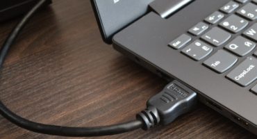 How to connect a monitor to a laptop or computer