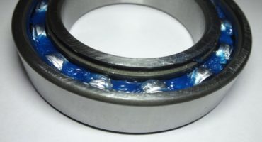 How and what to lubricate the vacuum cleaner bearing?