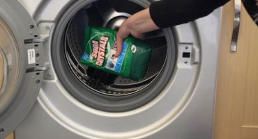 How to remove strong bad odor from a washing machine?