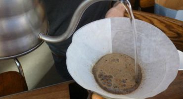 How to replace the filter for a coffee maker: do it yourself