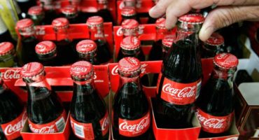 Bagaimana cara membersihkan cerek dari Coca-Cola limescale?