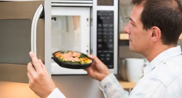 Why the microwave does not spin the dish and how to troubleshoot