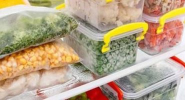 The smell in the freezer: how to clean and why it arises