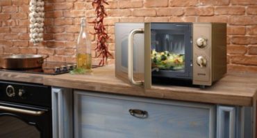 Microwave in the kitchen - accommodation options (photo) and a do-it-yourself bracket