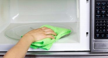 Microwave di dalamnya berkarat - apa yang perlu dilakukan