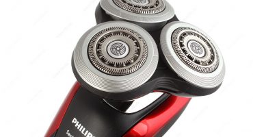 Features and capabilities of a shaver with a beard trimmer